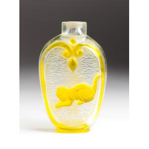 Inscribed cat glass snuff bottle;XX Century; ... 