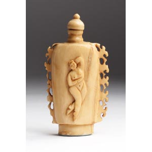 Carved ivory snuff bottle;XX Century; 6 cm; 
