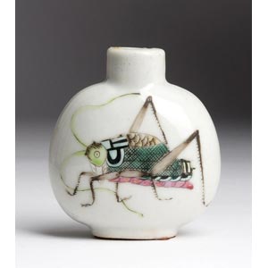 Painted cricket porcelain snuff bottle;XX ... 