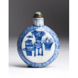 Painted porcelain snuff bottle;XX Century; ... 