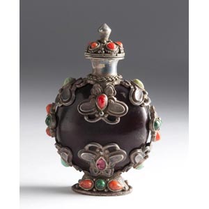 Wood and metal snuff bottle;XX Century; 6,7 ... 