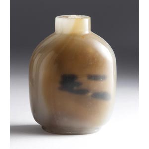 Chalcedony snuff bottle;XX Century; 6,6 cm; 