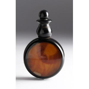 Carved horn snuff bottle;XX Century; 6,4 cm; 