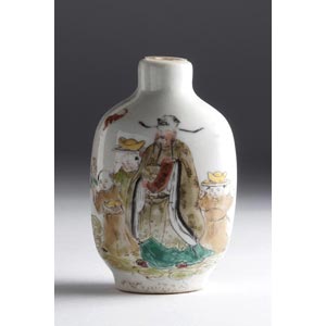 Painted porcelain snuff bottle;XX Century; 7 ... 