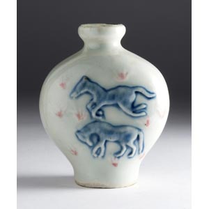 Painted porcelain snuff bottle;XX Century; 8 ... 