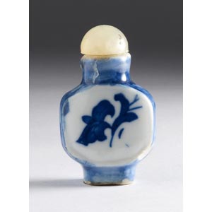 Painted porcelain snuff bottle;XX Century; 4 ... 