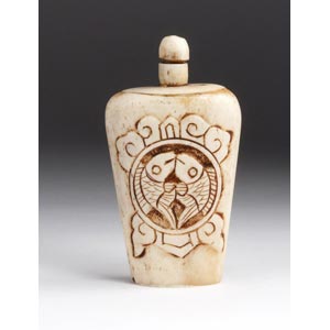 Carved double fishes, Bone snuff bottle;XX ... 