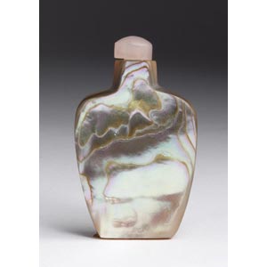 Mother of pearl snuff bottle;XX Century; 4,7 ... 