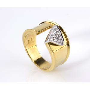 DAMIANI -  DIAMOND RING; decorated ... 
