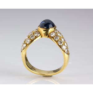 BLUE SAPPHIRE DIAMOND RING; set ... 