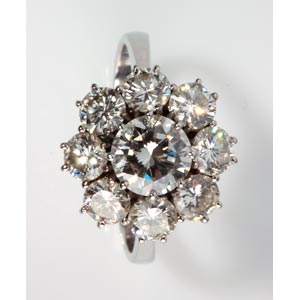 DIAMOND RING; set with central ... 