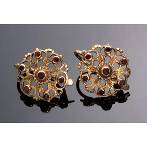 GOLD AND GARNET EARRINGS - ITALY, 19TH ... 