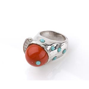 CORAL TURQUOISE DIAMOND GOLD RING; set with ... 