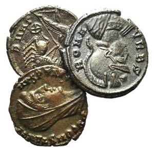 Lot of 3 late Roman Æ coins, including ... 