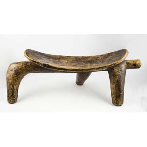 Ancient headrest with four feet, h. 43 cm, ... 