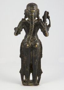 Statua di Devi in posizione ... 