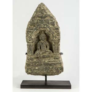 Stele in pietra nera raffigurante il Buddha ... 