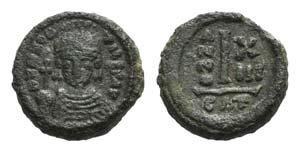 Maurice Tiberius (582-602).  Æ 10 Nummi ... 