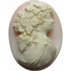 Light pink shell cameo. Bust of a lady with ... 