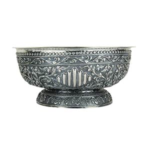 AN INDONESIAN REPOUSSÉ SILVER BOWLEarly ... 