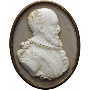 Glass cameo with metal mounting. Bust of ... 