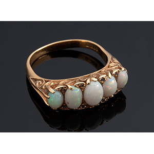 Beautiful Victorian style 18K gold opals and ... 