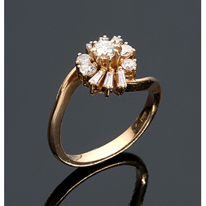 anello in oro 18K con diamanti brillante ... 