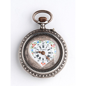 Solid  Silver pocket watch
the case is ... 