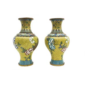 A PAIR OF EARLY 20TH CENTURY CHINESE ... 