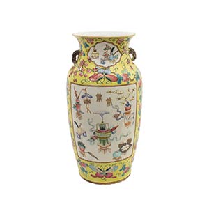 AN EARLY 20TH CENTURY CHINESE POLYCHROME ... 