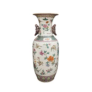 A 20TH CENTURY CHINESE POLYCHROME BALUSTER ... 
