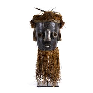 A KUBA WOODEN MASK FROM DEMOCRATIC ... 