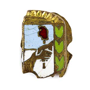 Jacket brooch made of gold and enamel owned ... 