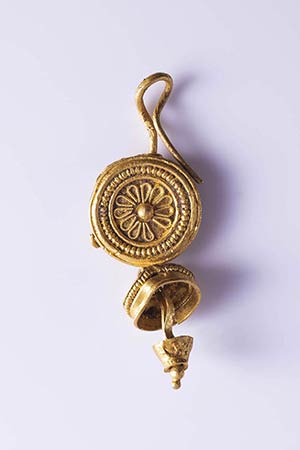 Roman Gold Earring, c. 3rd-4th century AD ... 