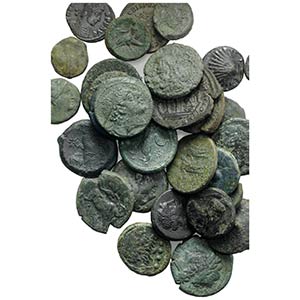 Lot of 31 Æ Greek and Roman coins, to be ... 