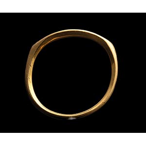 A greek gold ring. Hercules and ... 