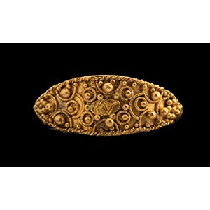 Anello etrusco in oro. IV sec. ... 