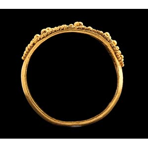 An etruscan gold ring. 4th century ... 