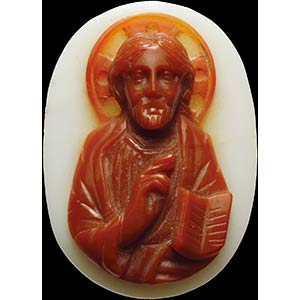 A double layer agate cameo. Facing bust of ... 