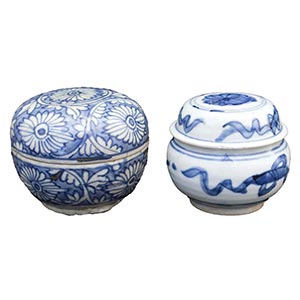 TWO SWATOW ‘BLUE AND WHITE’ BOXES AND ... 