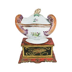A FAMILLE ROSE SAUCE TUREEN AND ... 