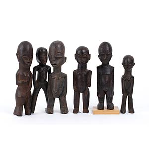 SIX WOOD SCULPTURES OF MALE FIGURES27 cm the ... 