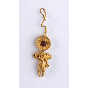 Tarantine gold earring with pendant ... 