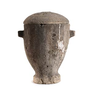 Urna funeraria in nenfro II - I secolo a.C. ... 