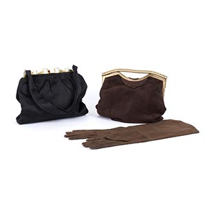 TWO EVENING PURSE AND A PAIR OF GLOVES30s - ... 