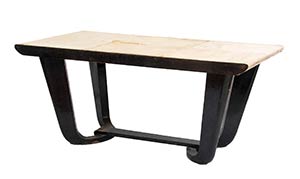 ITALIAN MANUFACTURE  Table with lacquered ... 