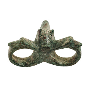 Anello gemino in bronzo III- I secolo a.C.; ... 