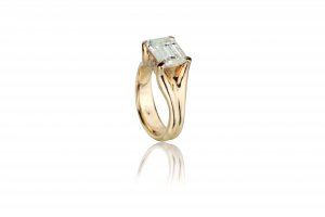 Pink Gold Diamond ring  An 18K ... 