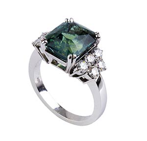 Green corundum and diamonds ring  18K white ... 