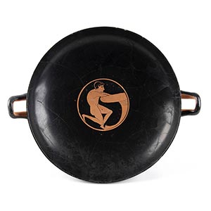 LARGE ATTIC RED-FIGURE KYLIX Manner of ... 